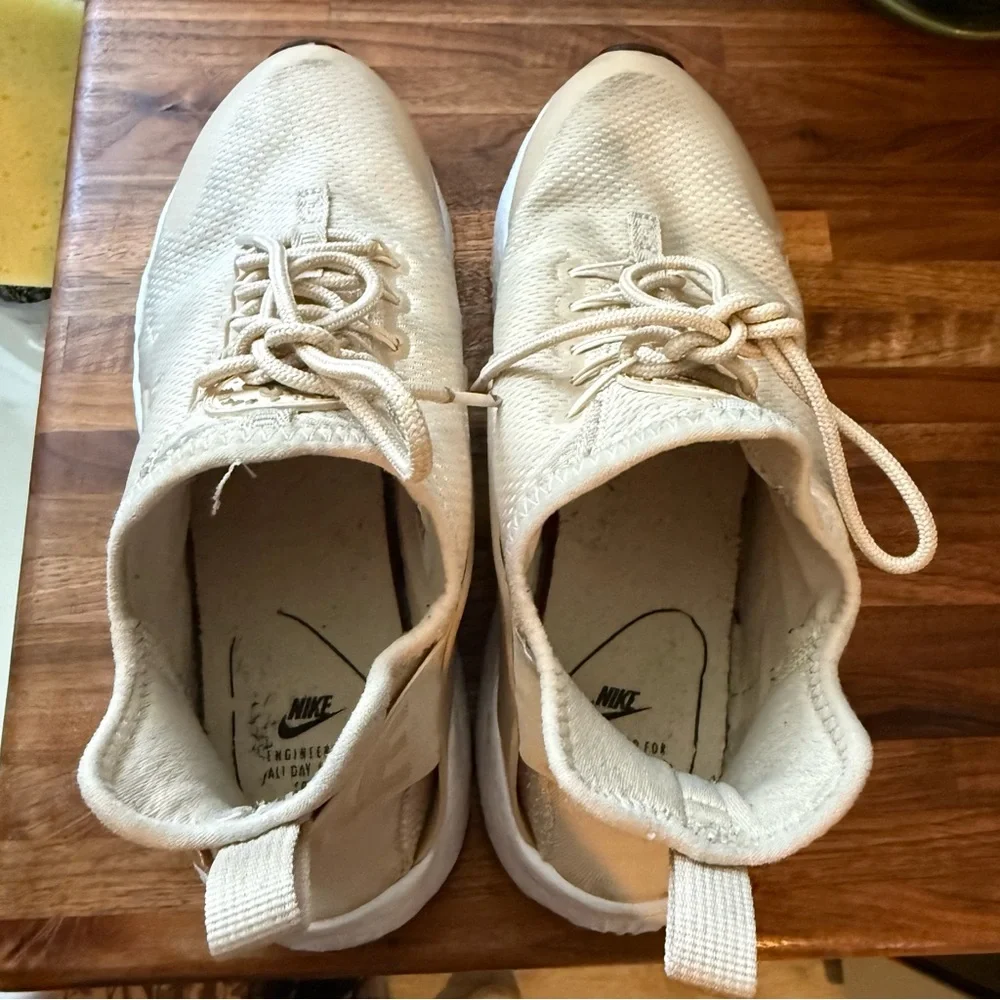 Nike women's‎ huaraches size 8.5